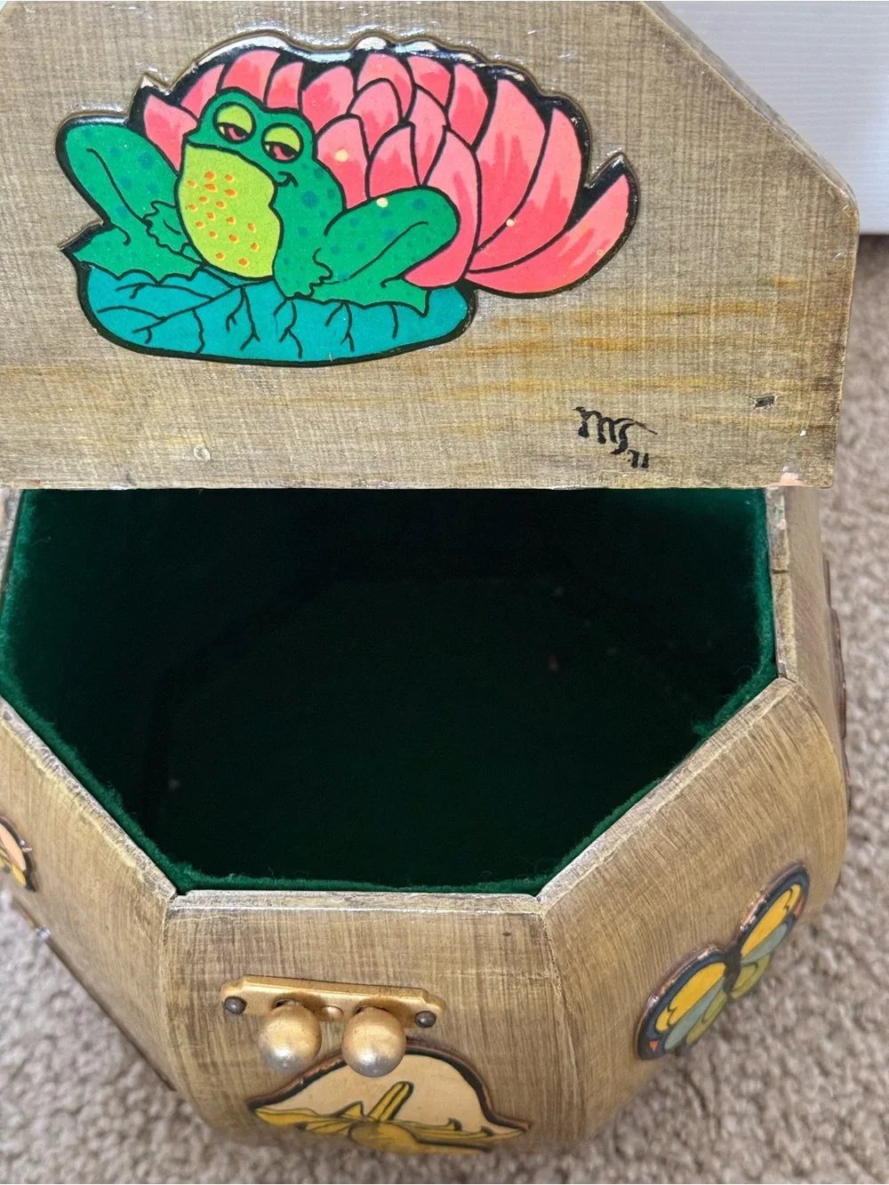 VINTAGE Whimsy Wooden box Hand Bag